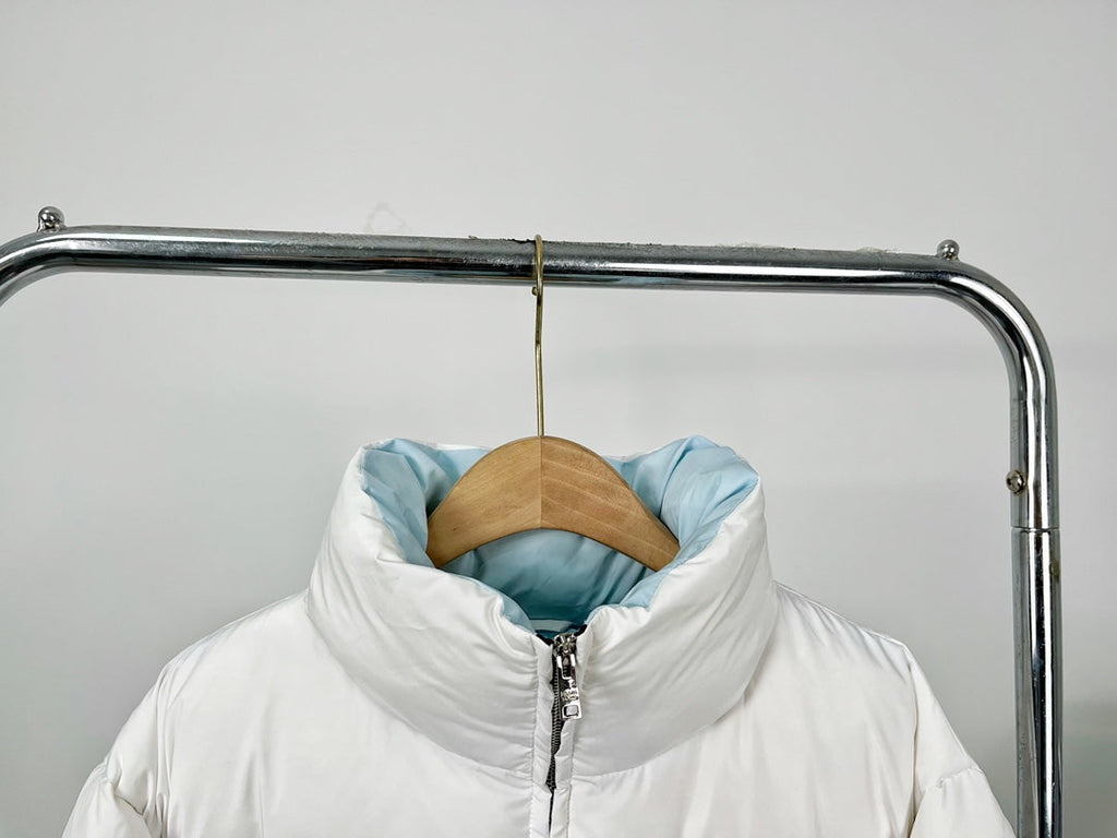 Chaqueta corta de plumas