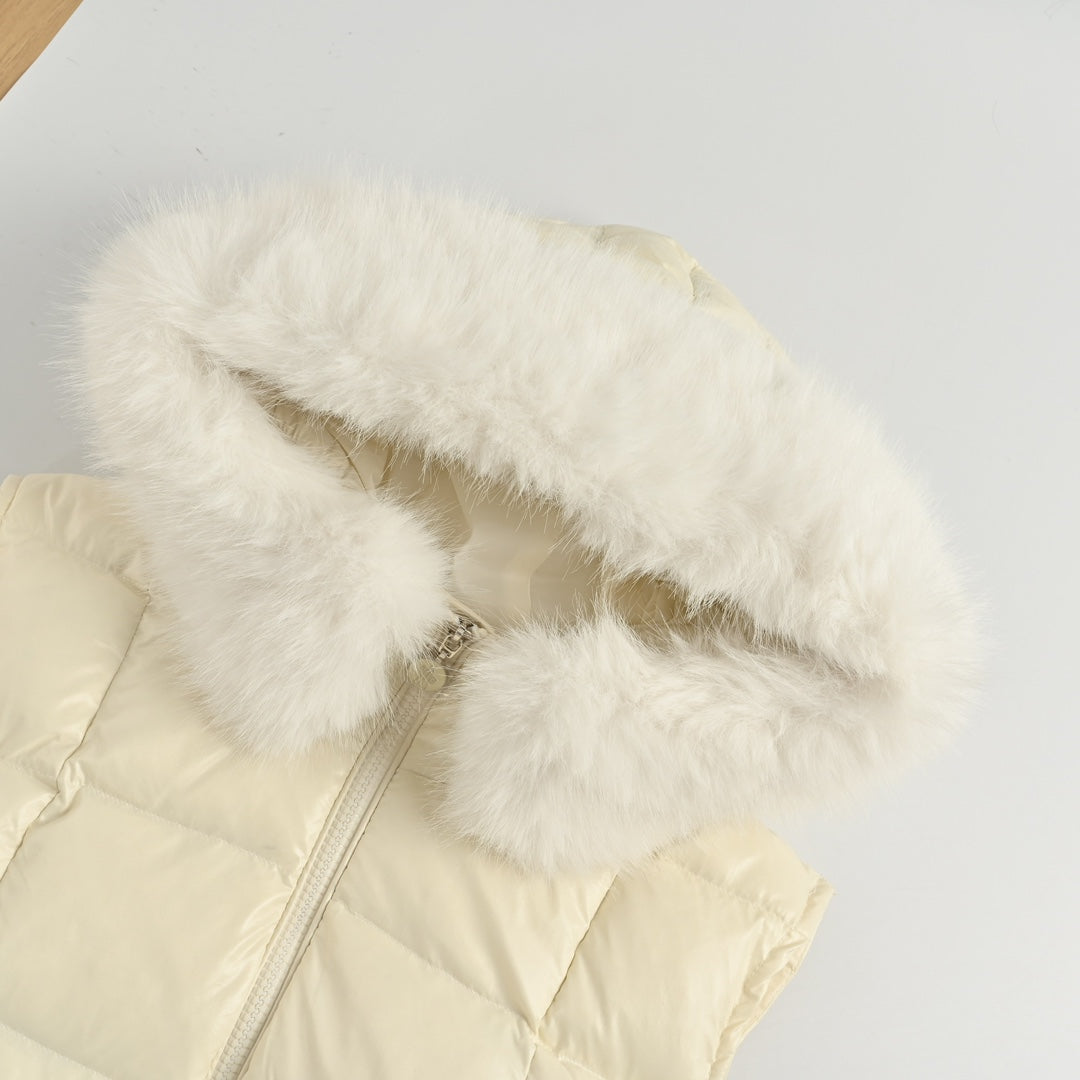 Chaqueta acolchada con capucha y cuello de piel desmontable