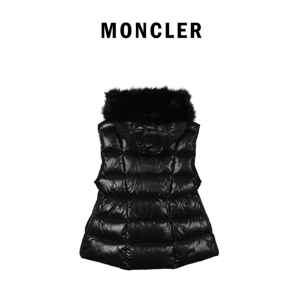 Chaqueta acolchada con capucha y cuello de piel desmontable