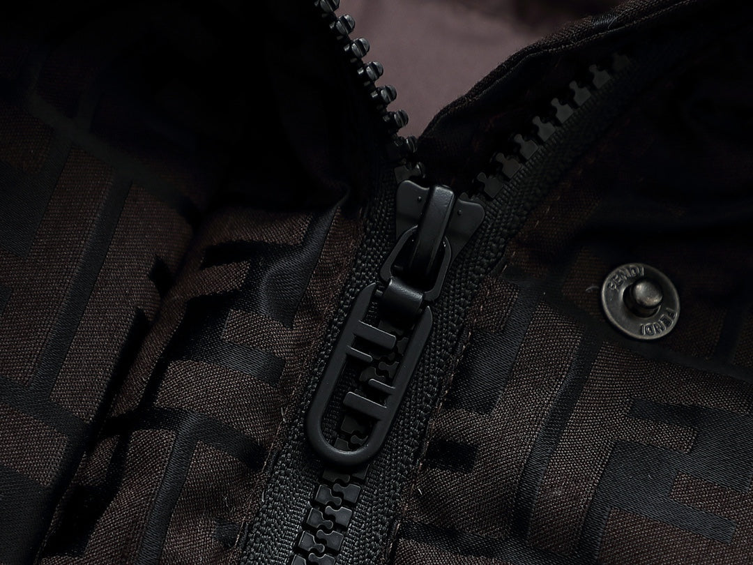 Chaqueta de plumón de ganso con estampado FF