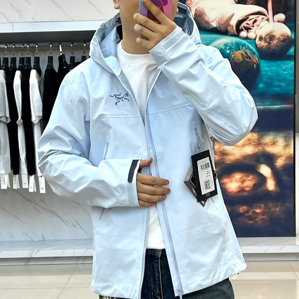 Chaqueta con capucha Beta Lightweight 2024