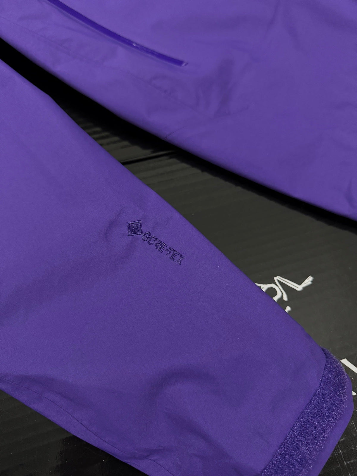 Chaqueta con capucha Beta Lightweight 2024