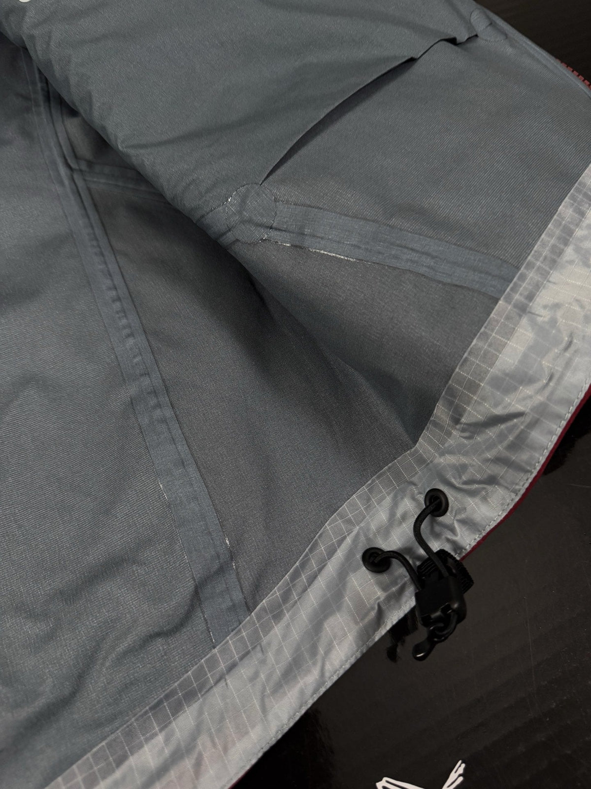 Chaqueta con capucha Beta Lightweight 2024
