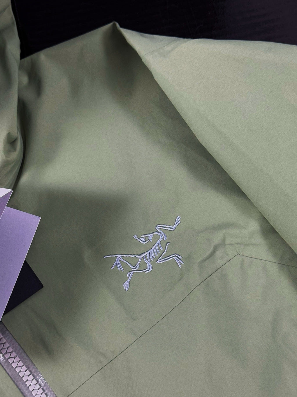 Chaqueta con capucha Beta Lightweight 2024