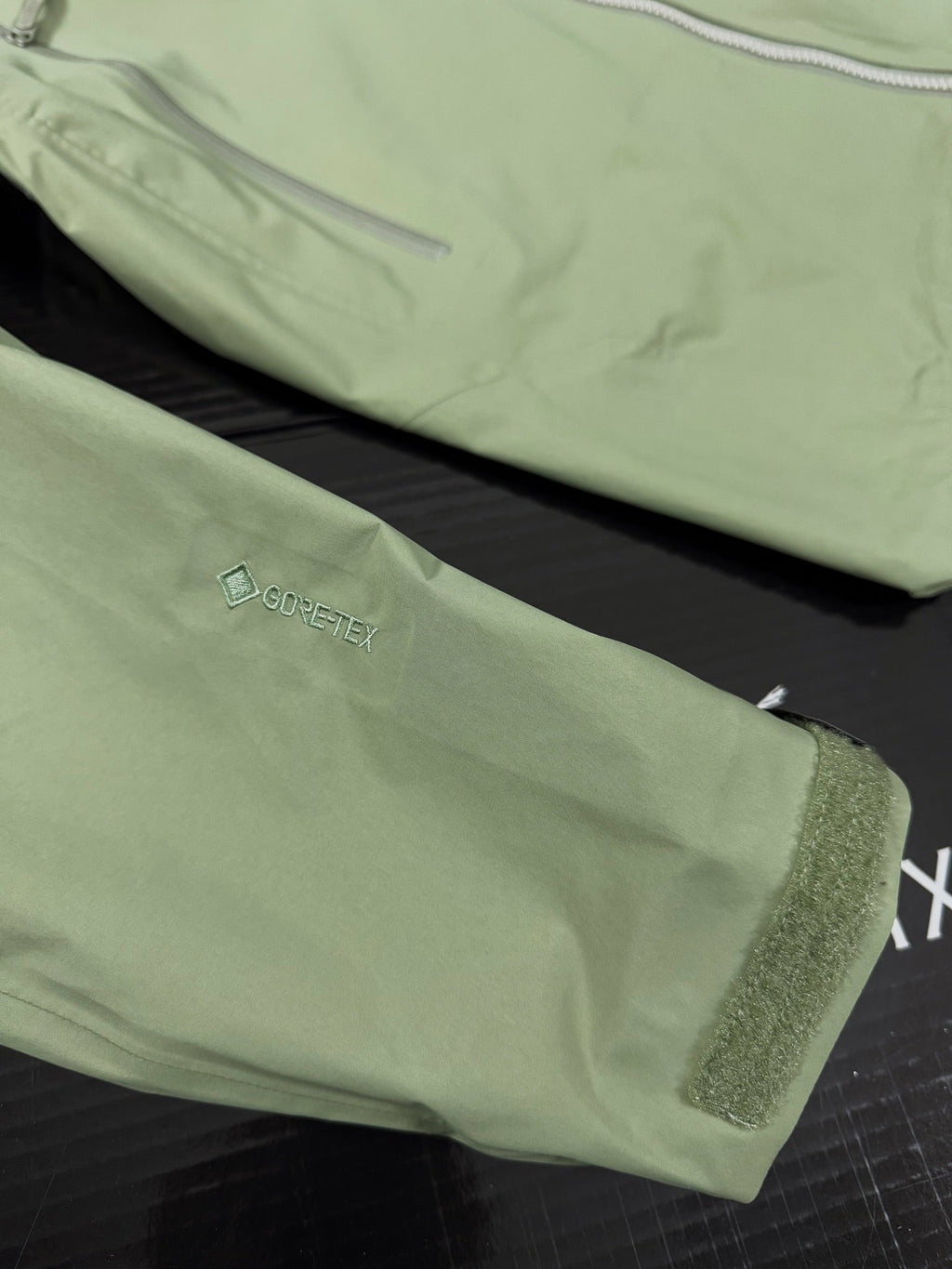 Chaqueta con capucha Beta Lightweight 2024