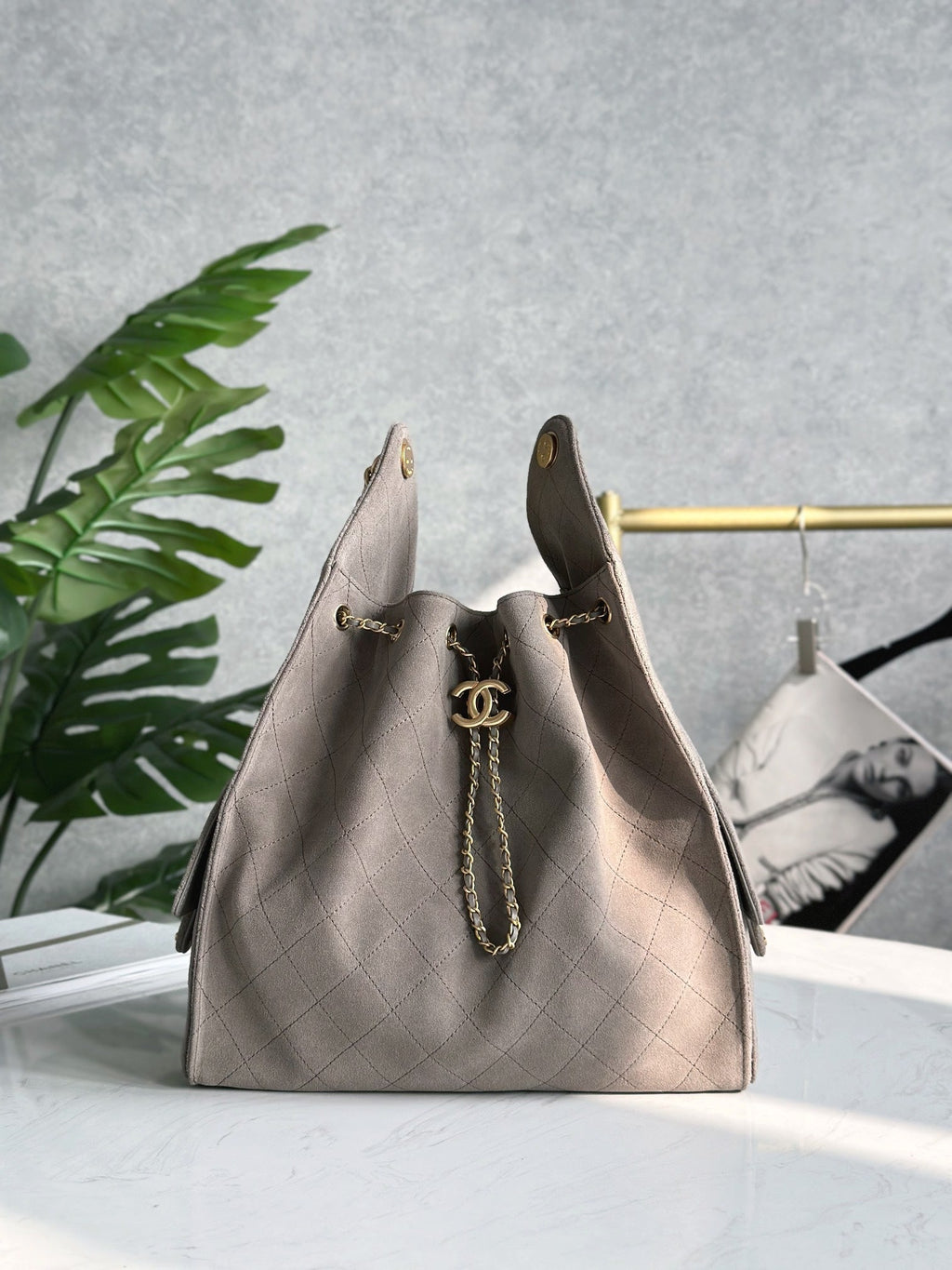 Bolso hobo tipo cubo de ante esmerilado – 2 tamaños
