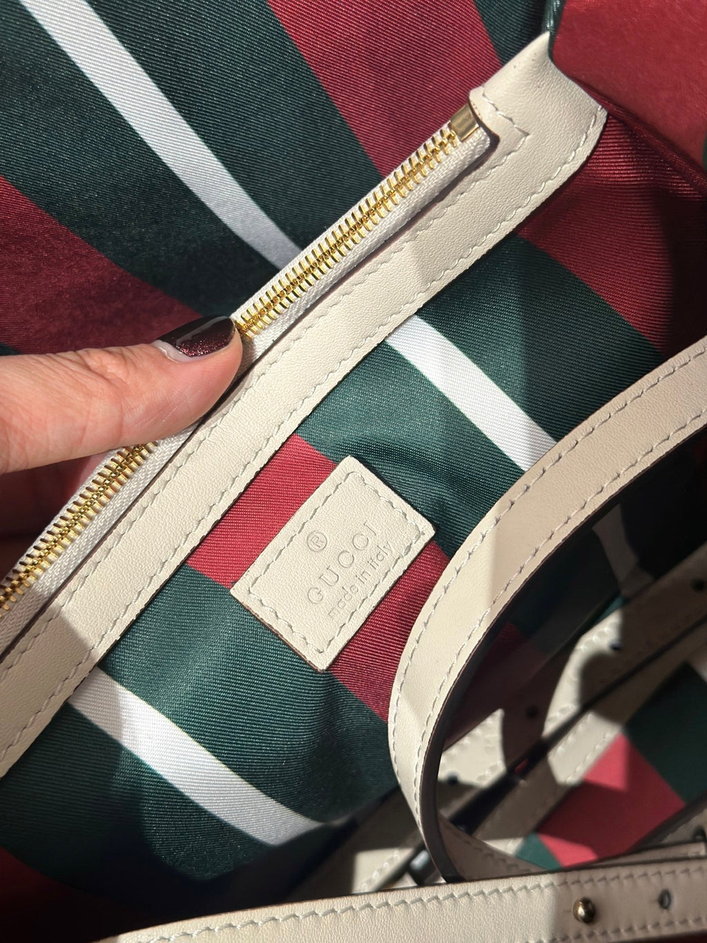 Bolso pequeño de hombro beige y ocre