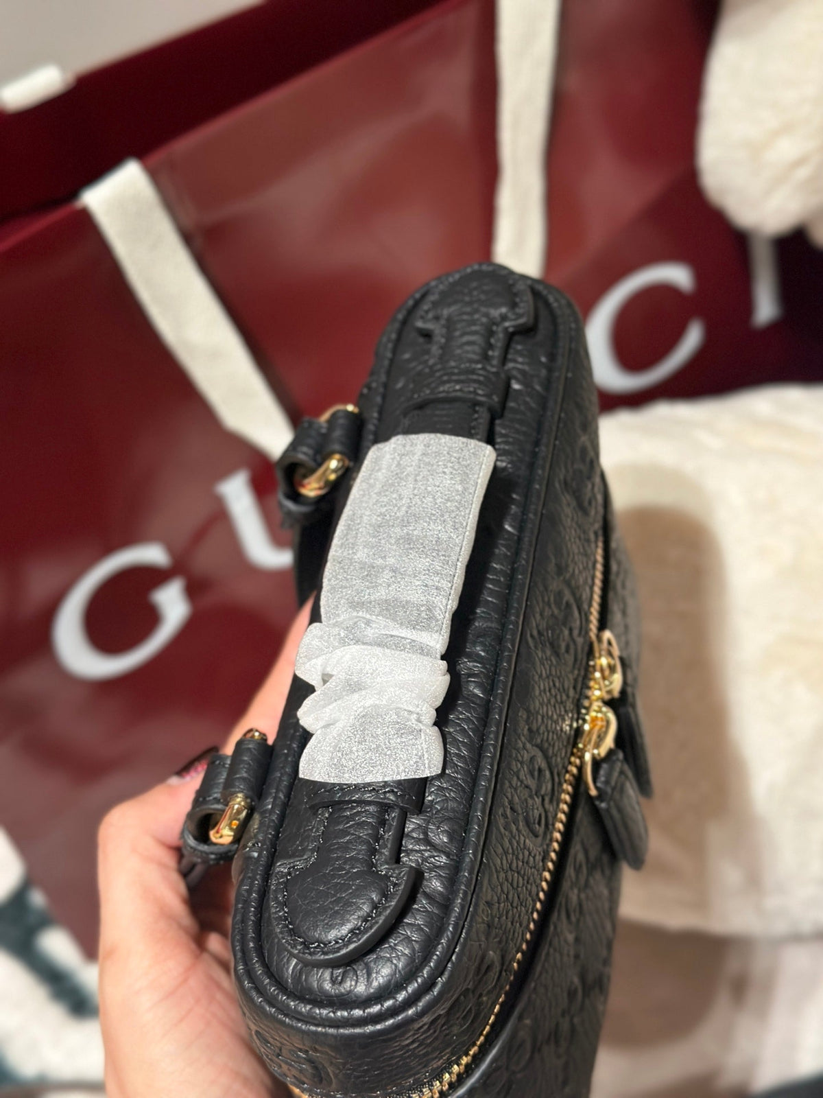 Bolso de hombro de piel prensada