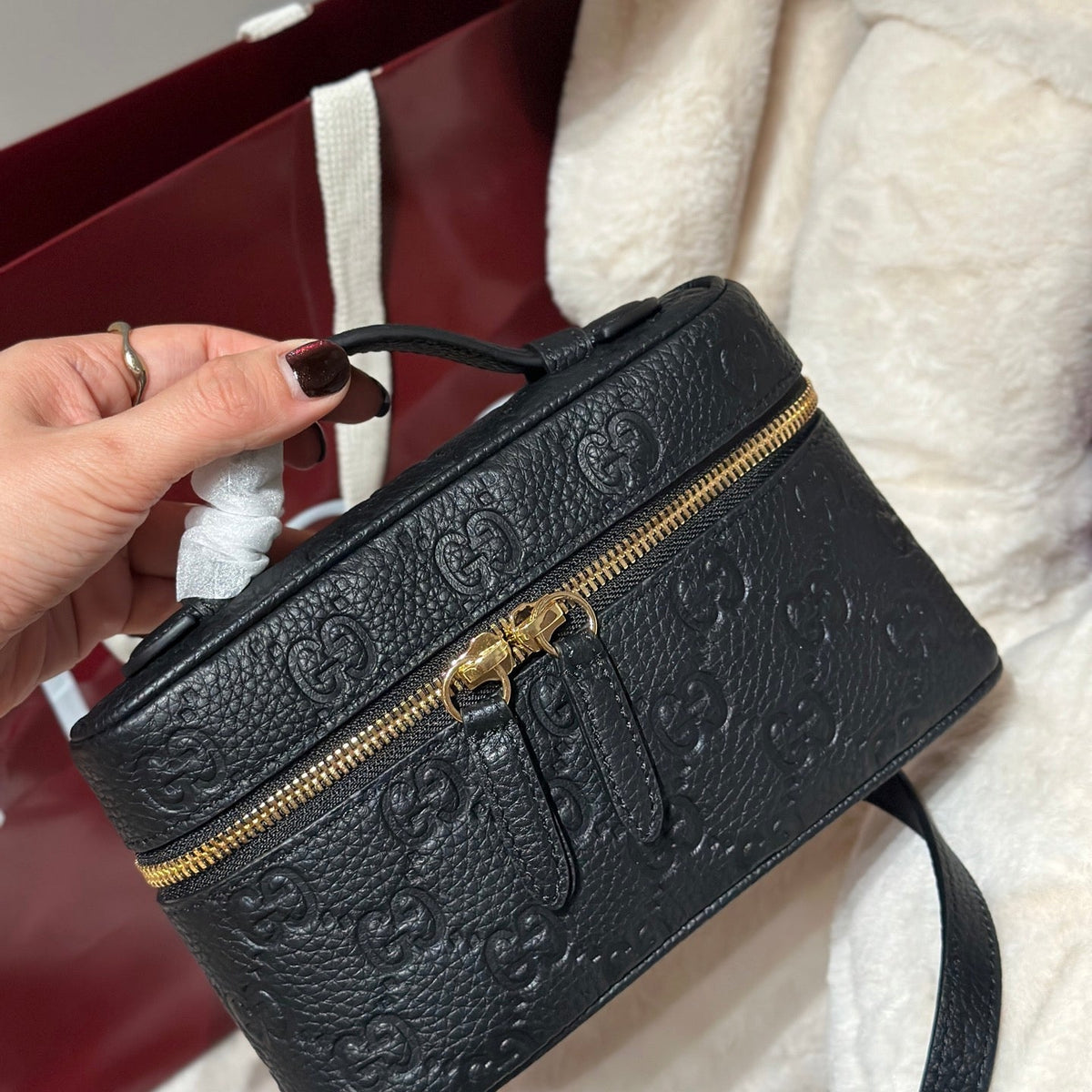 Bolso de hombro de piel prensada