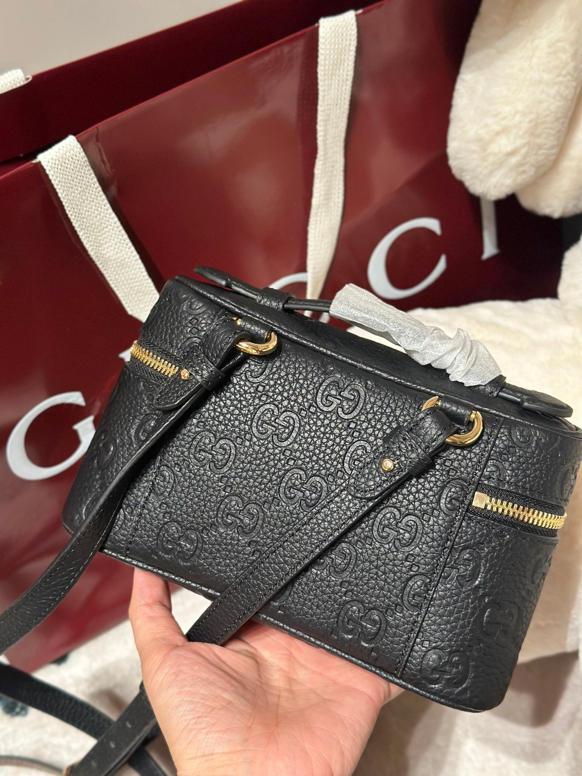 Bolso de hombro de piel prensada