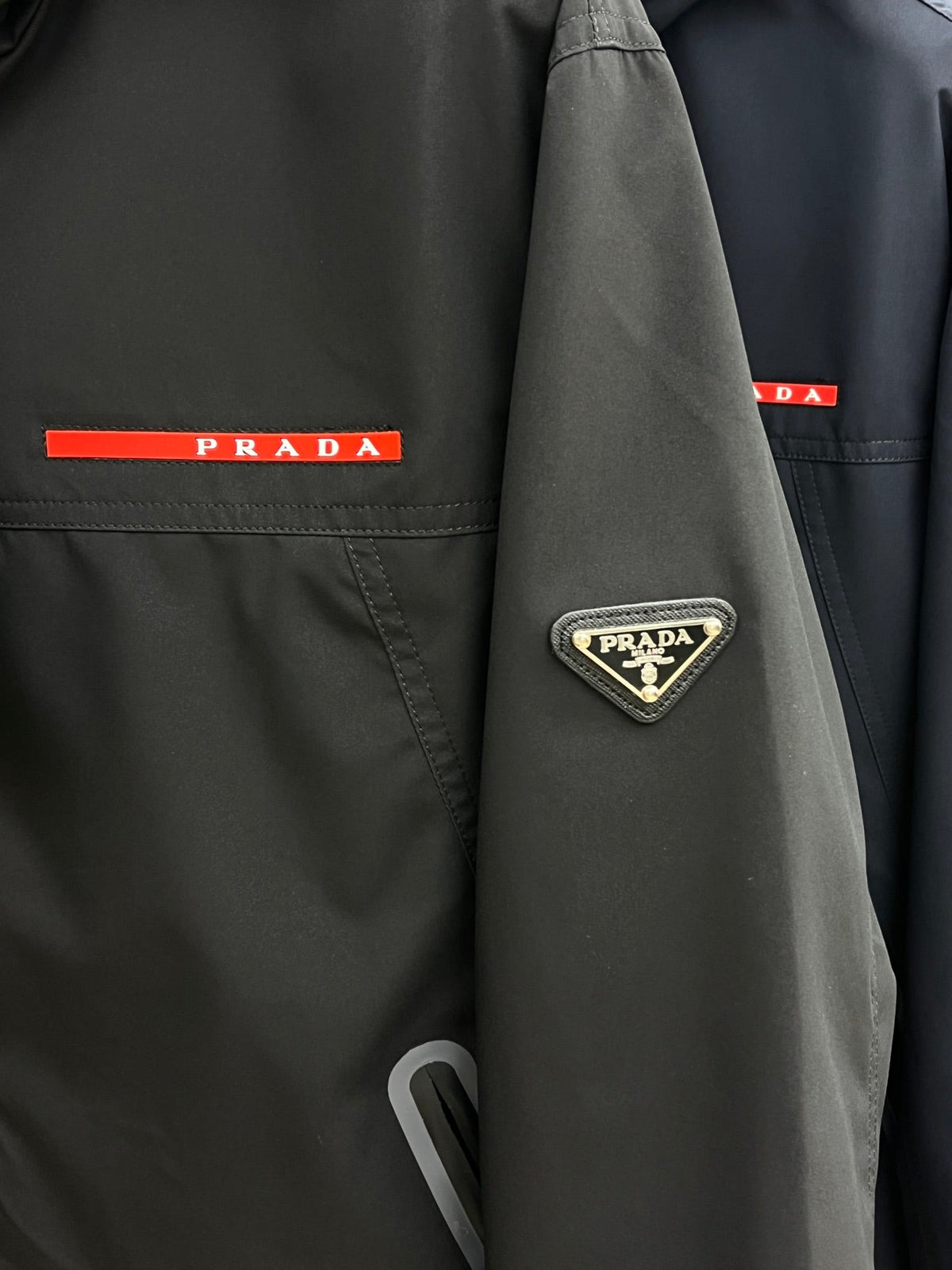 Chaqueta informal con capucha