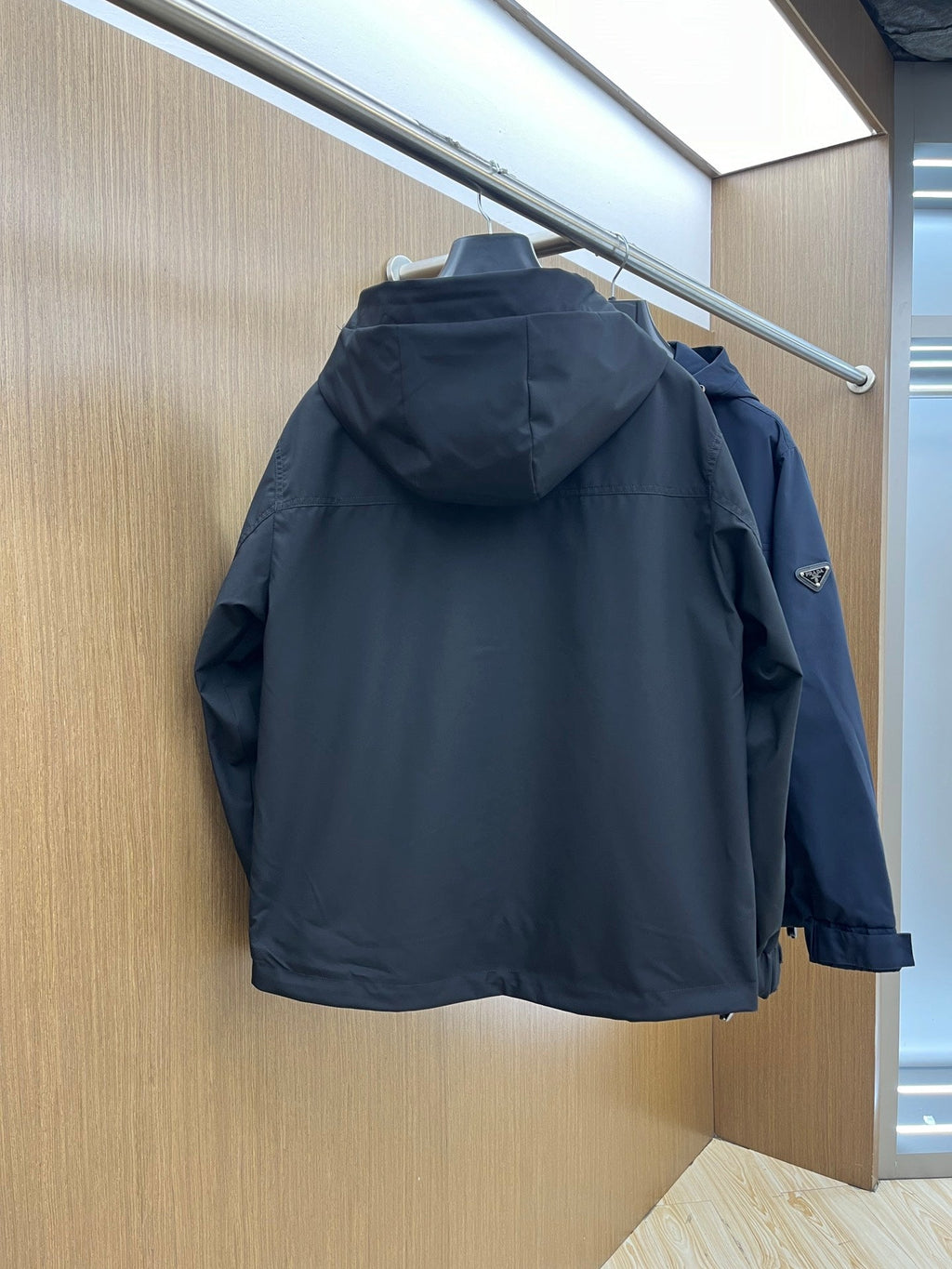 Chaqueta informal con capucha