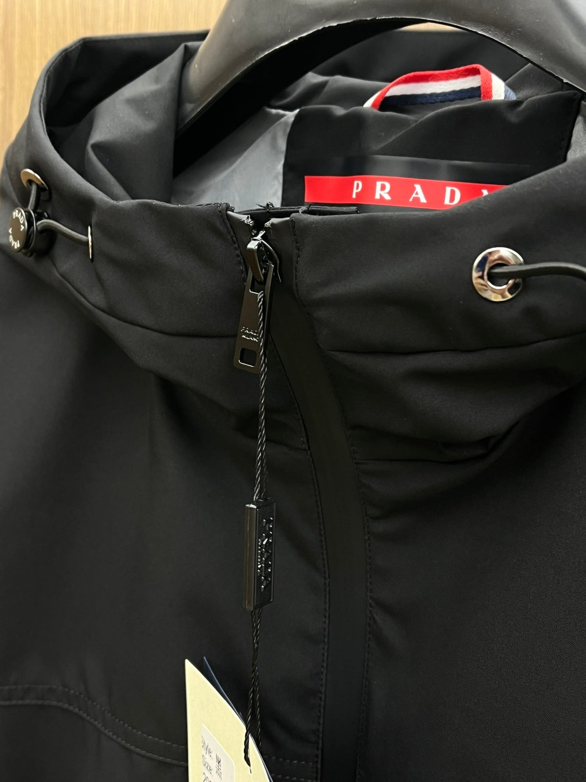 Chaqueta informal con capucha