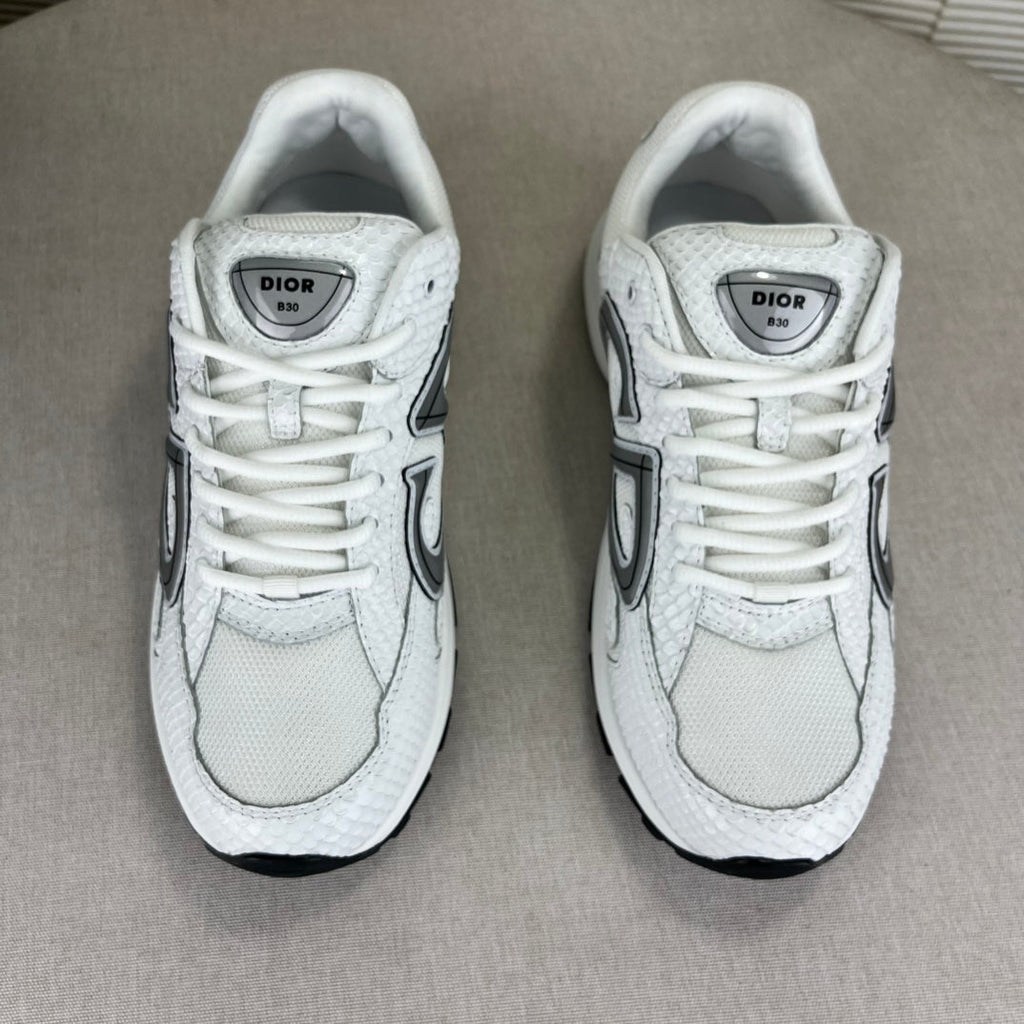 Zapatillas inspiradas en B30 – Piel de serpiente blanca