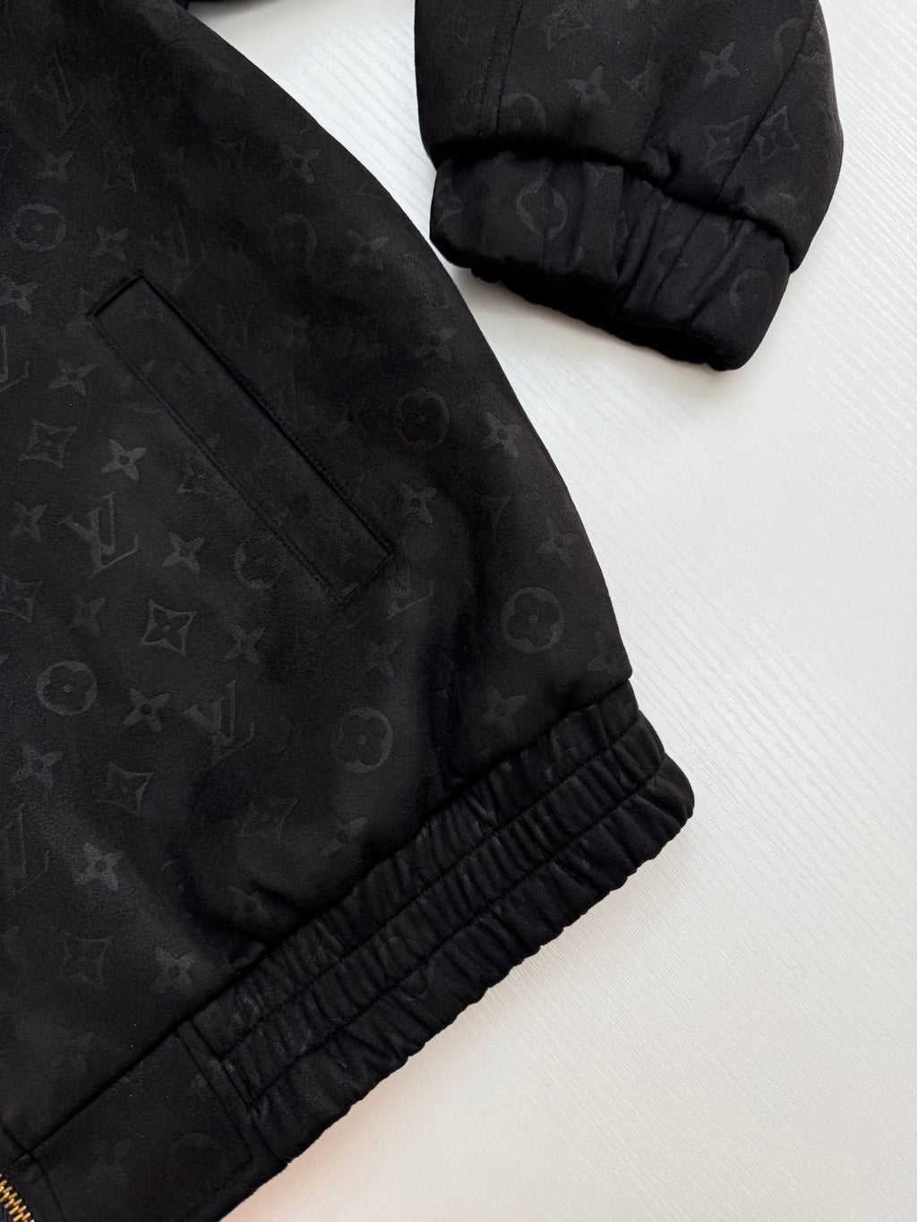Chaqueta de estilo cuero con monograma integral