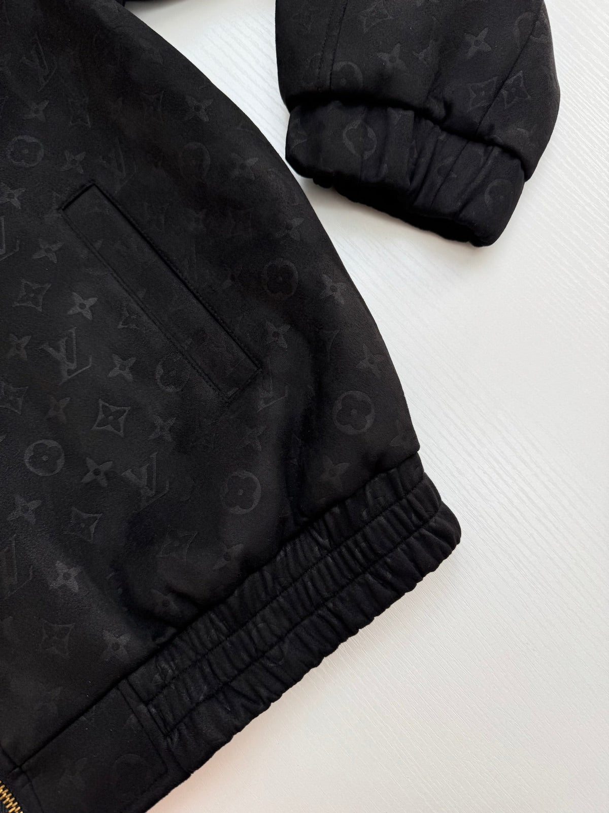 Chaqueta de estilo cuero con monograma integral