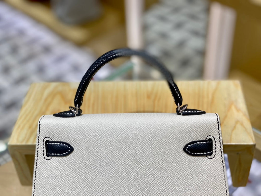 Epsom Batido en blanco y negro 19