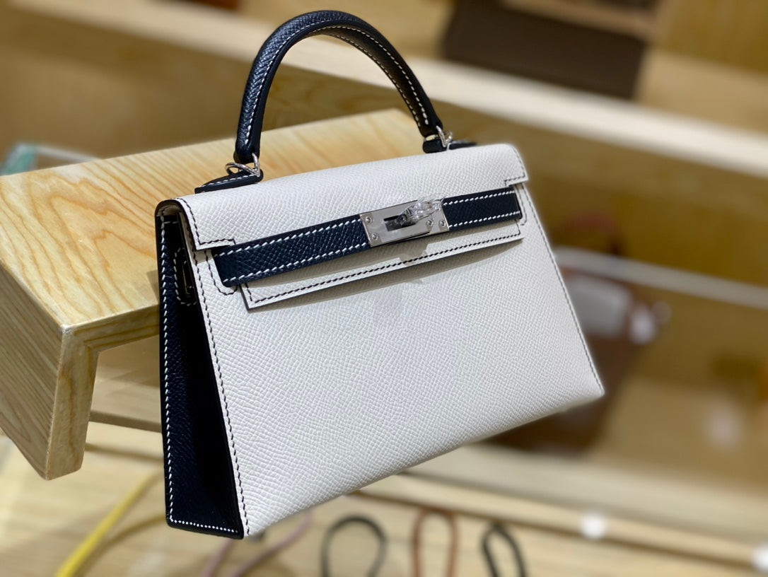 Epsom Batido en blanco y negro 19