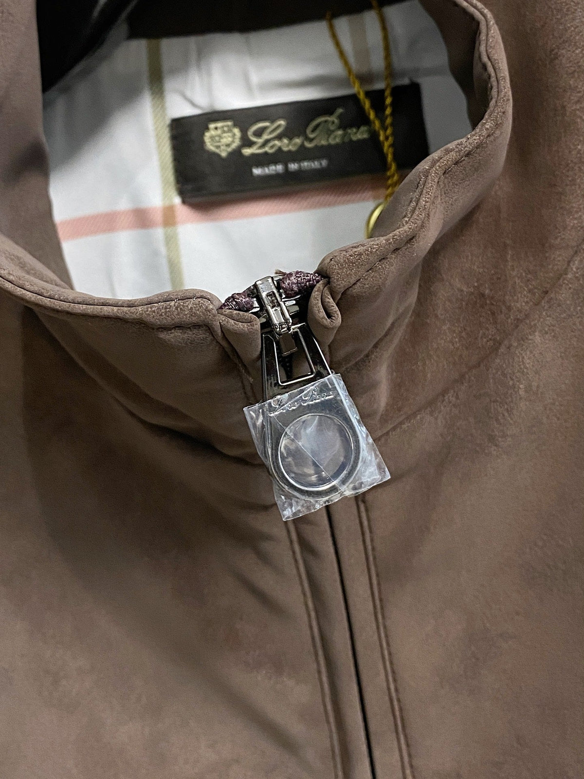 Chaqueta italiana de ante con cuello alto