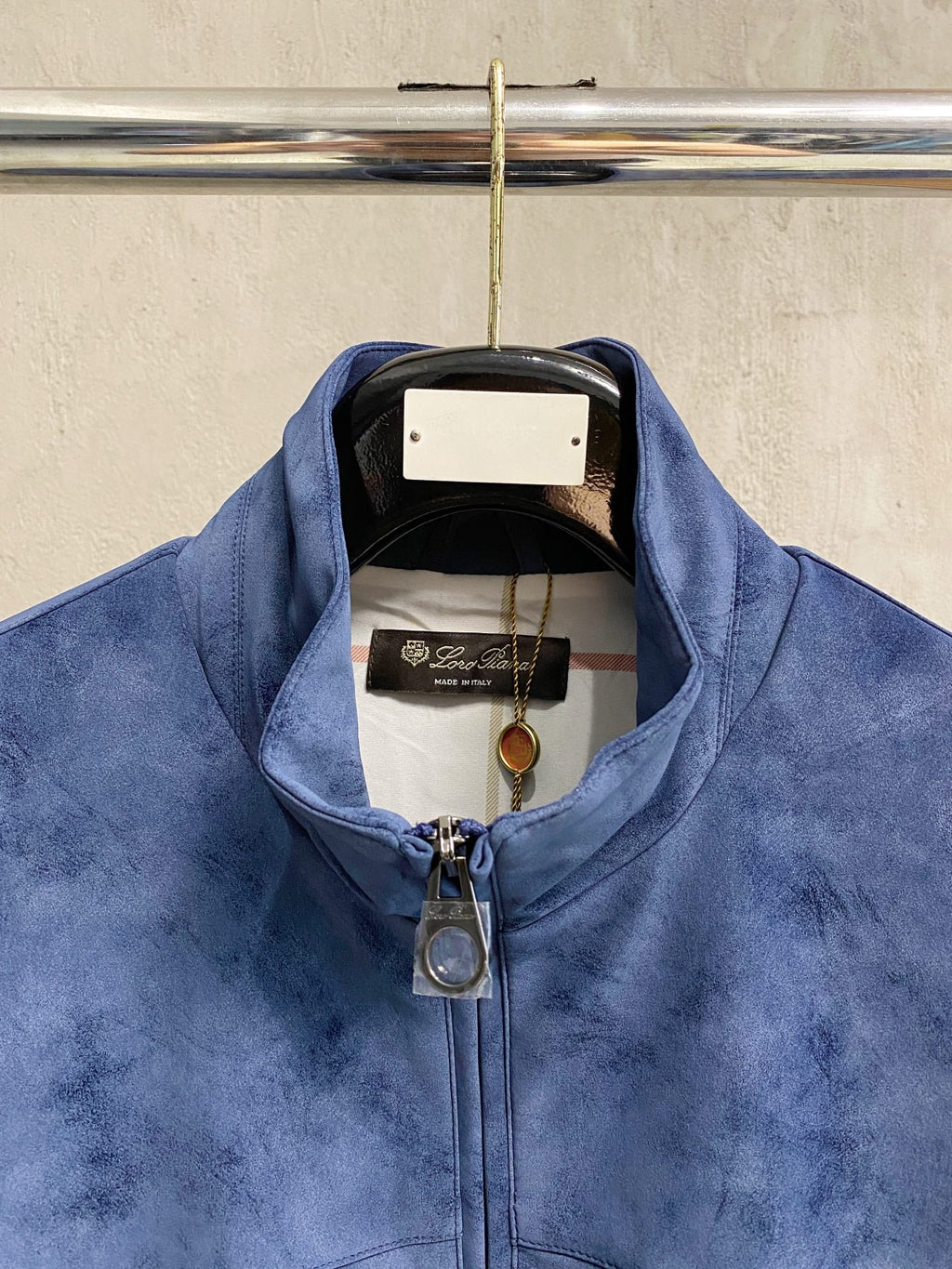 Chaqueta italiana de ante con cuello alto