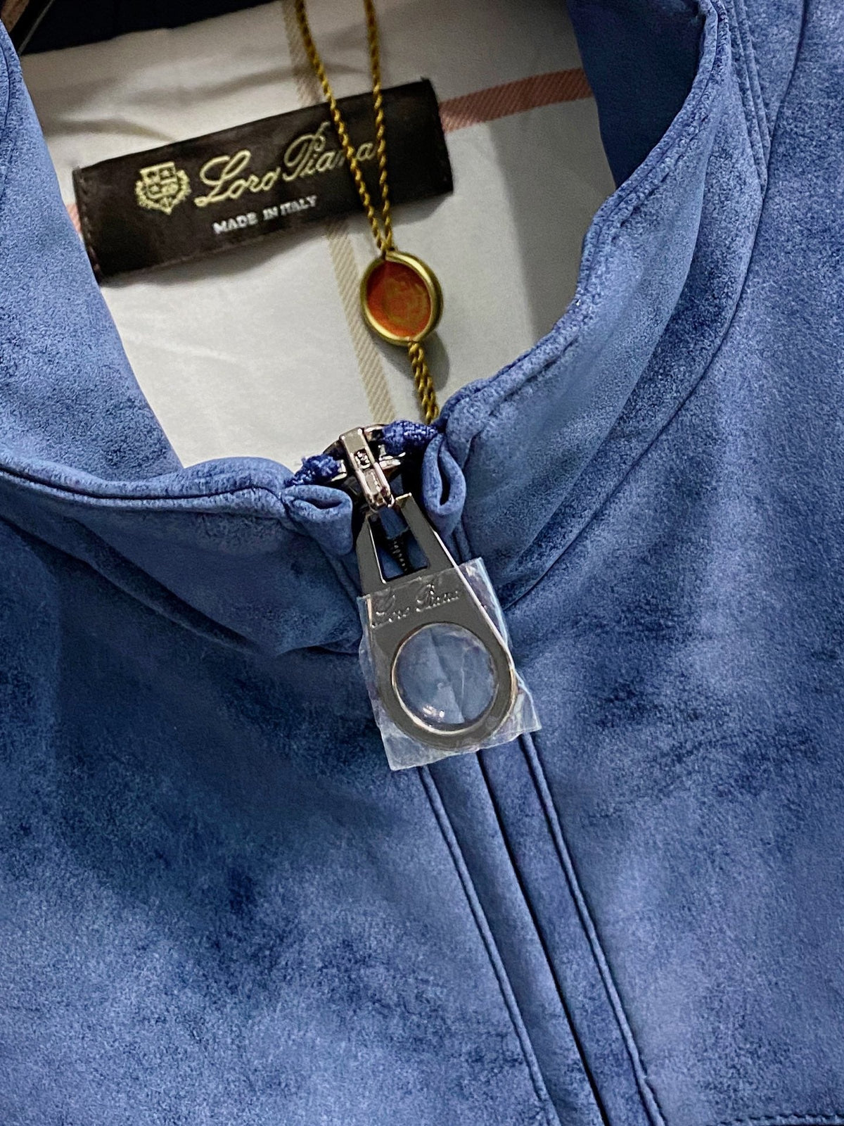 Chaqueta italiana de ante con cuello alto