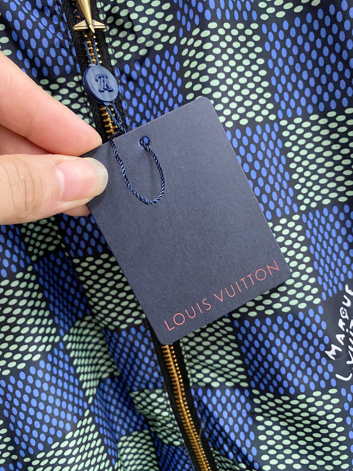 Chaqueta con capucha reversible de jacquard