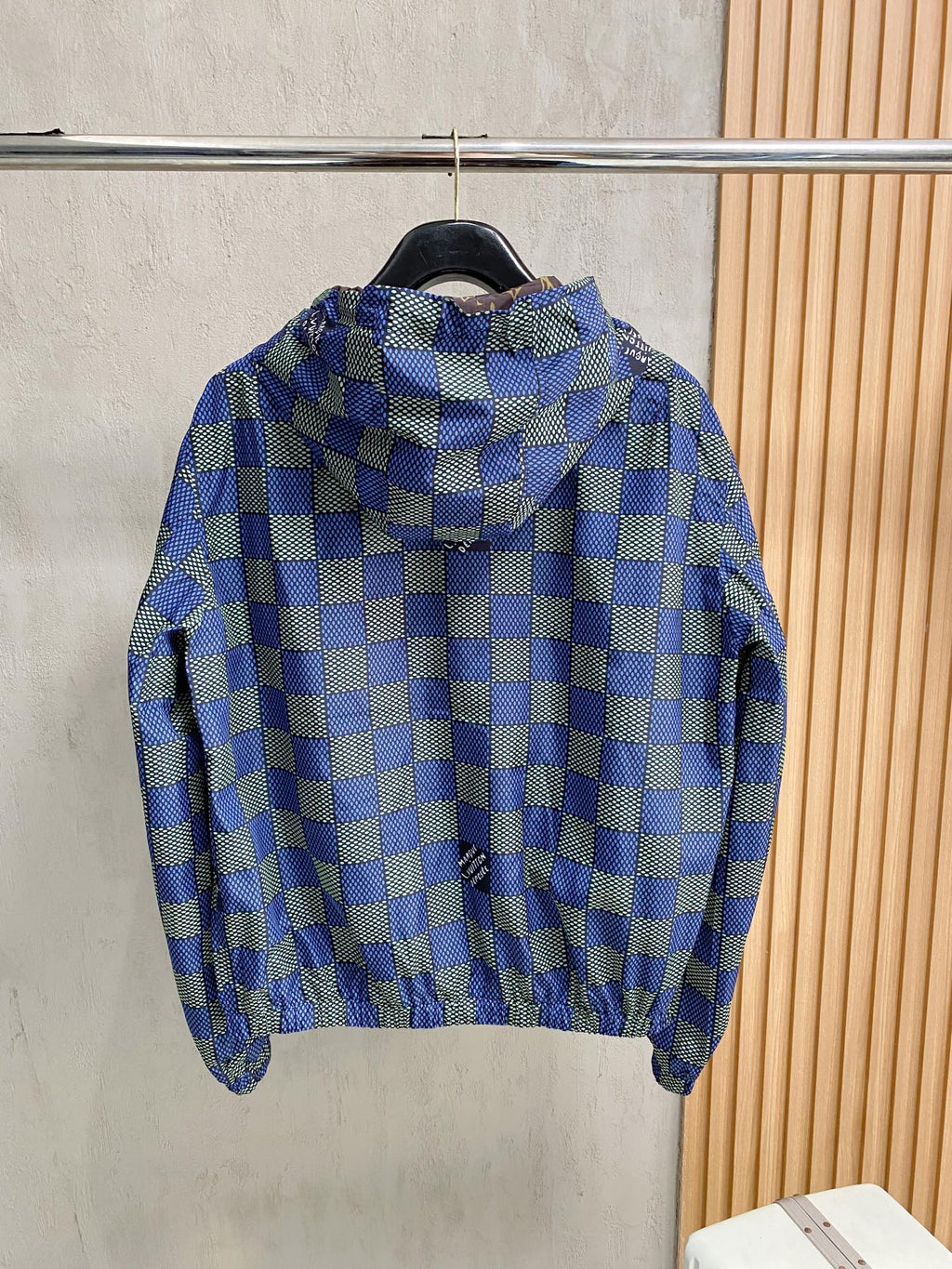 Chaqueta con capucha reversible de jacquard
