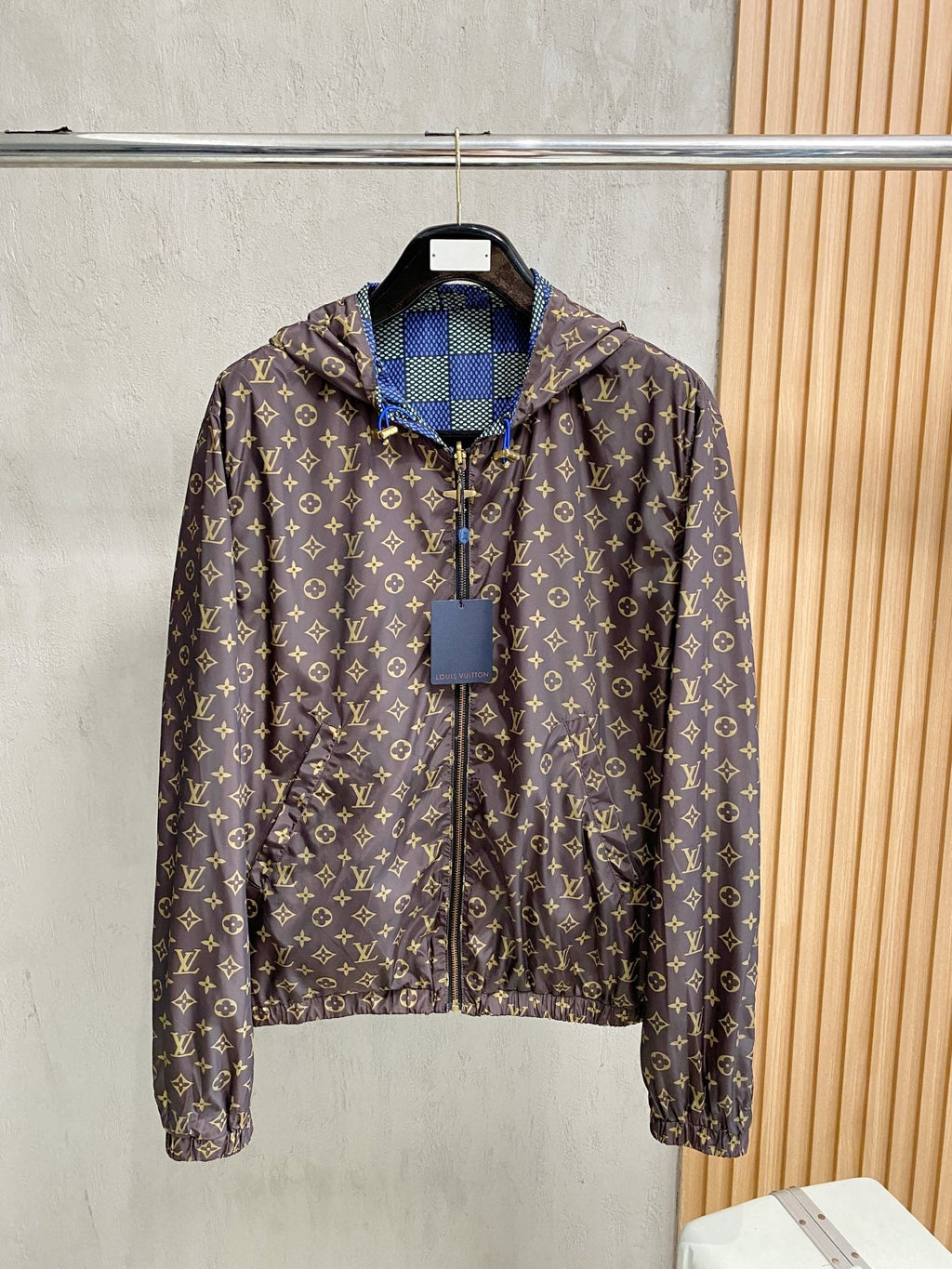 Chaqueta con capucha reversible de jacquard