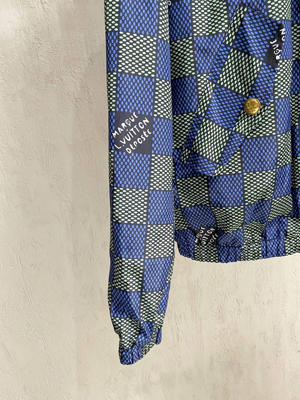 Chaqueta con capucha reversible de jacquard