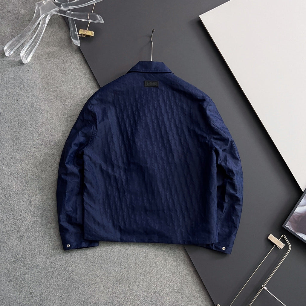 Chaqueta con solapa y monograma