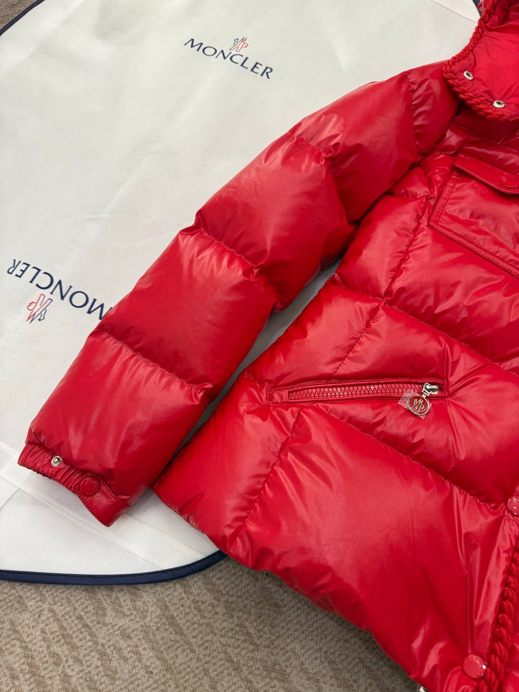 Chaqueta de plumas con capucha Glarein