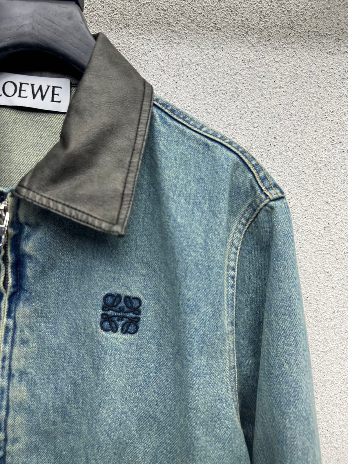 Chaqueta vaquera lavada bordada LW