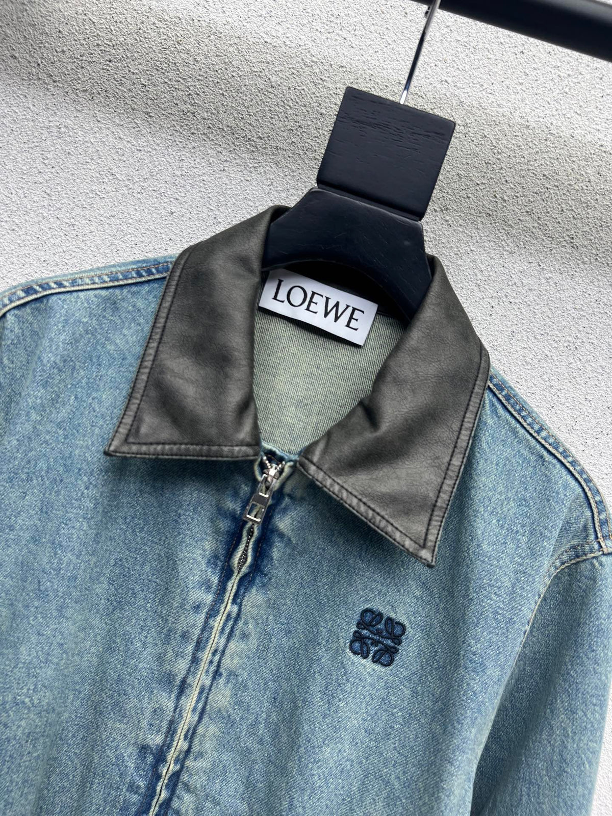 Chaqueta vaquera lavada bordada LW