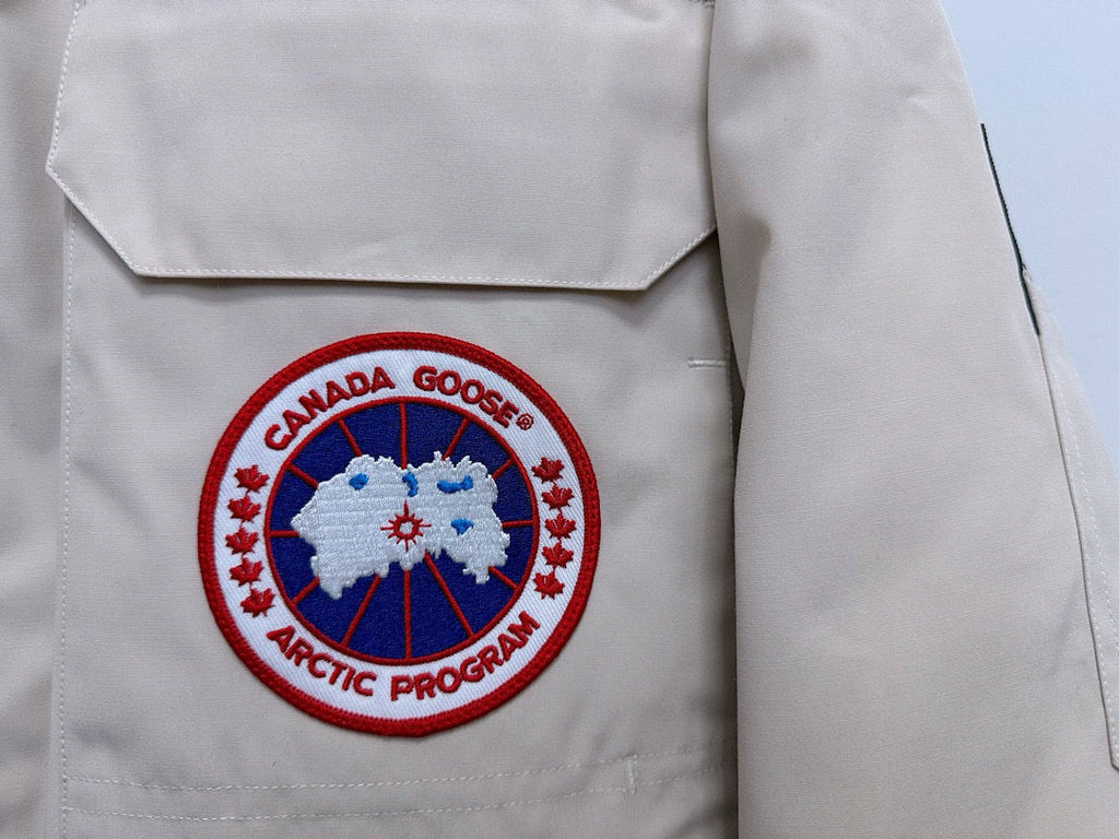 Parka de plumón de expedición prémium