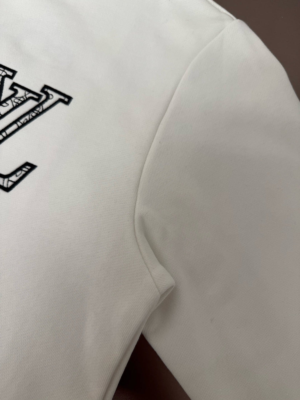 Sudadera clásica con espalda bordada