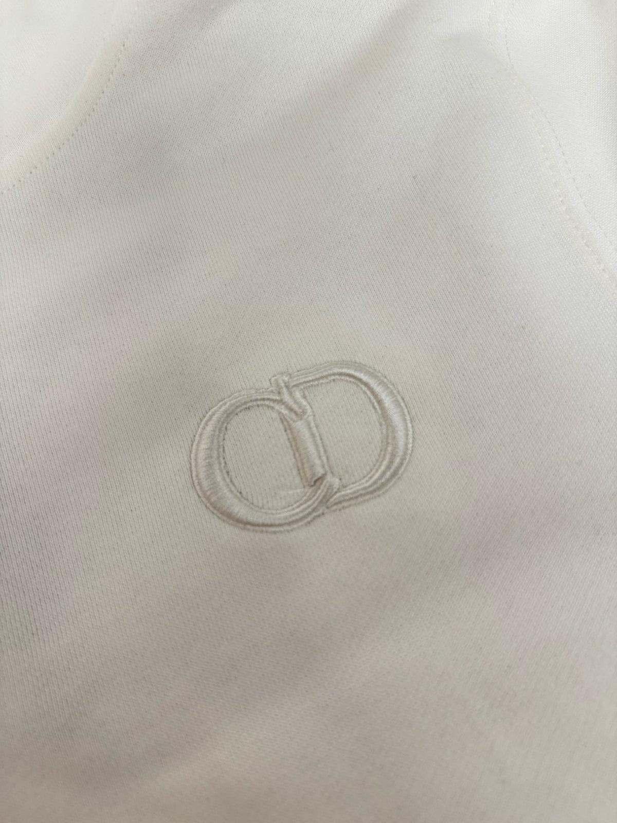 Sudadera con capucha bordada