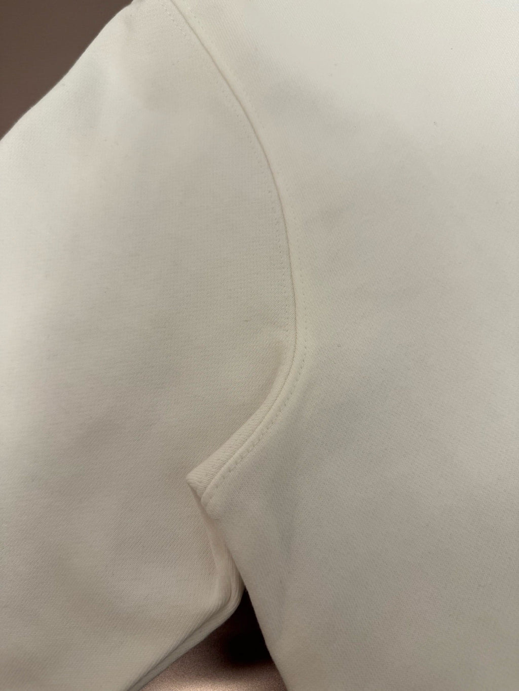 Sudadera con capucha bordada