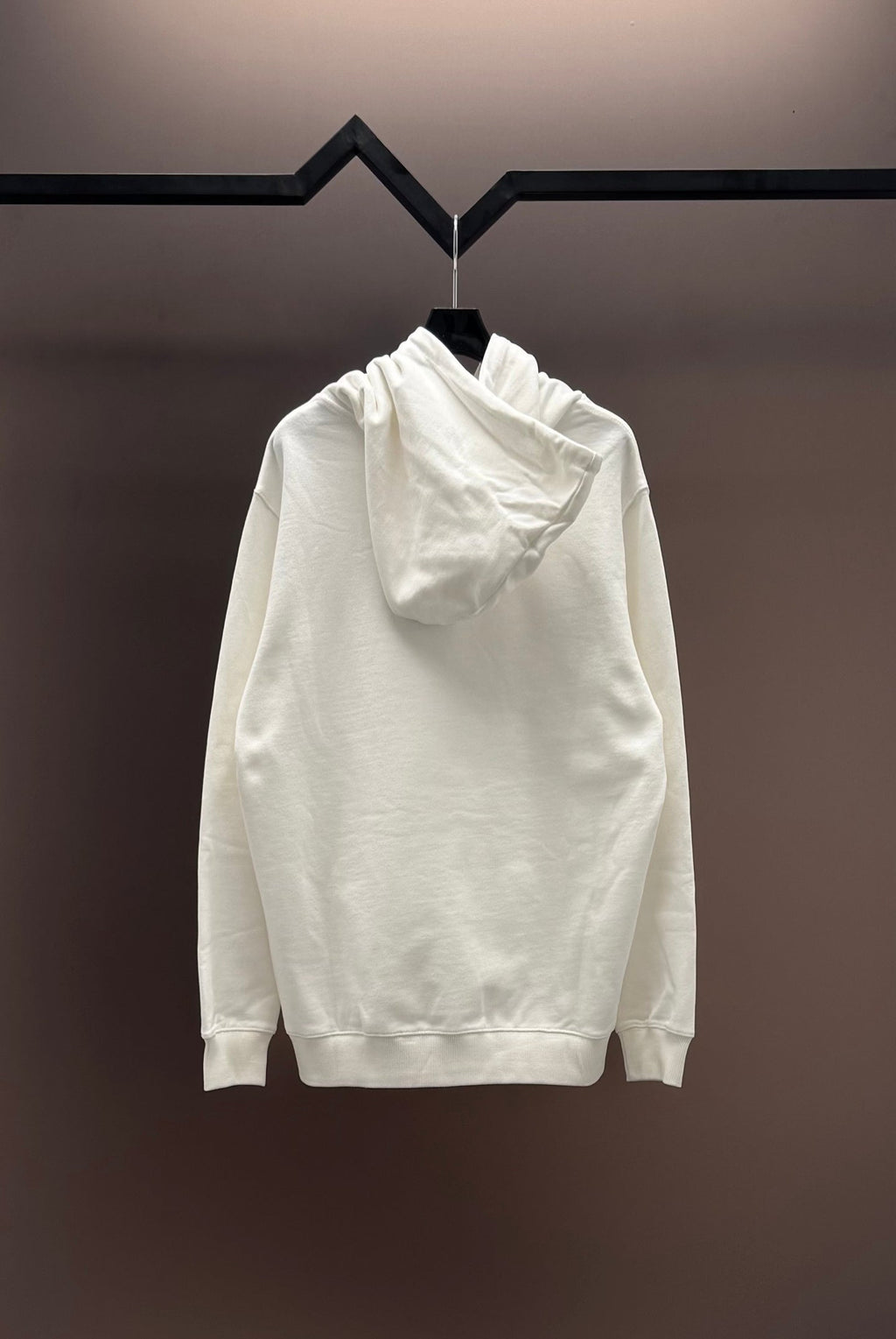 Sudadera con capucha bordada