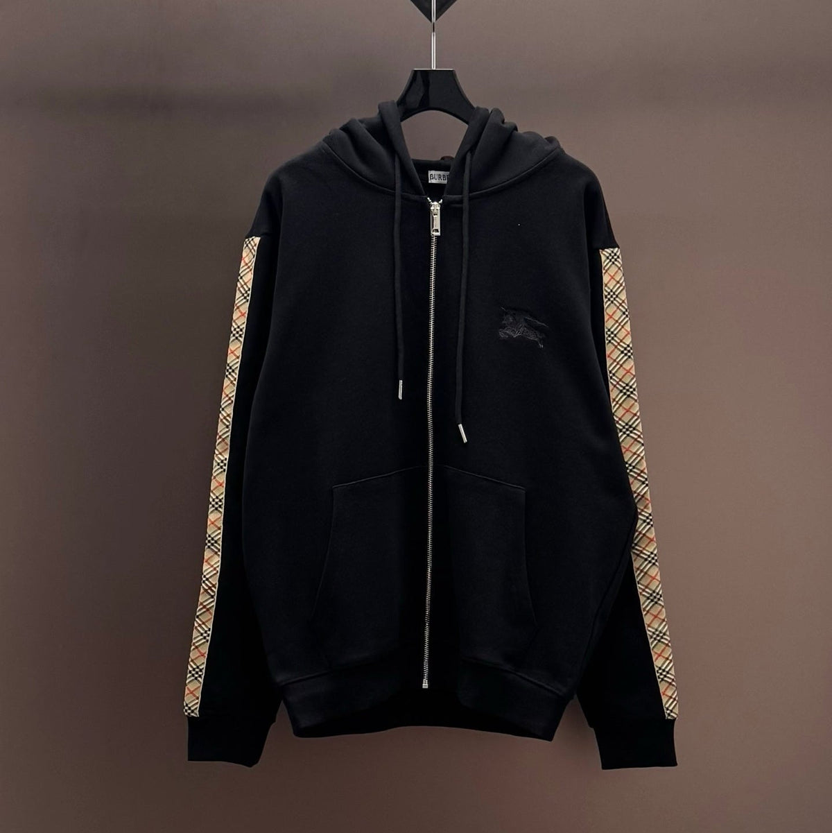 Chaqueta con capucha con logo web