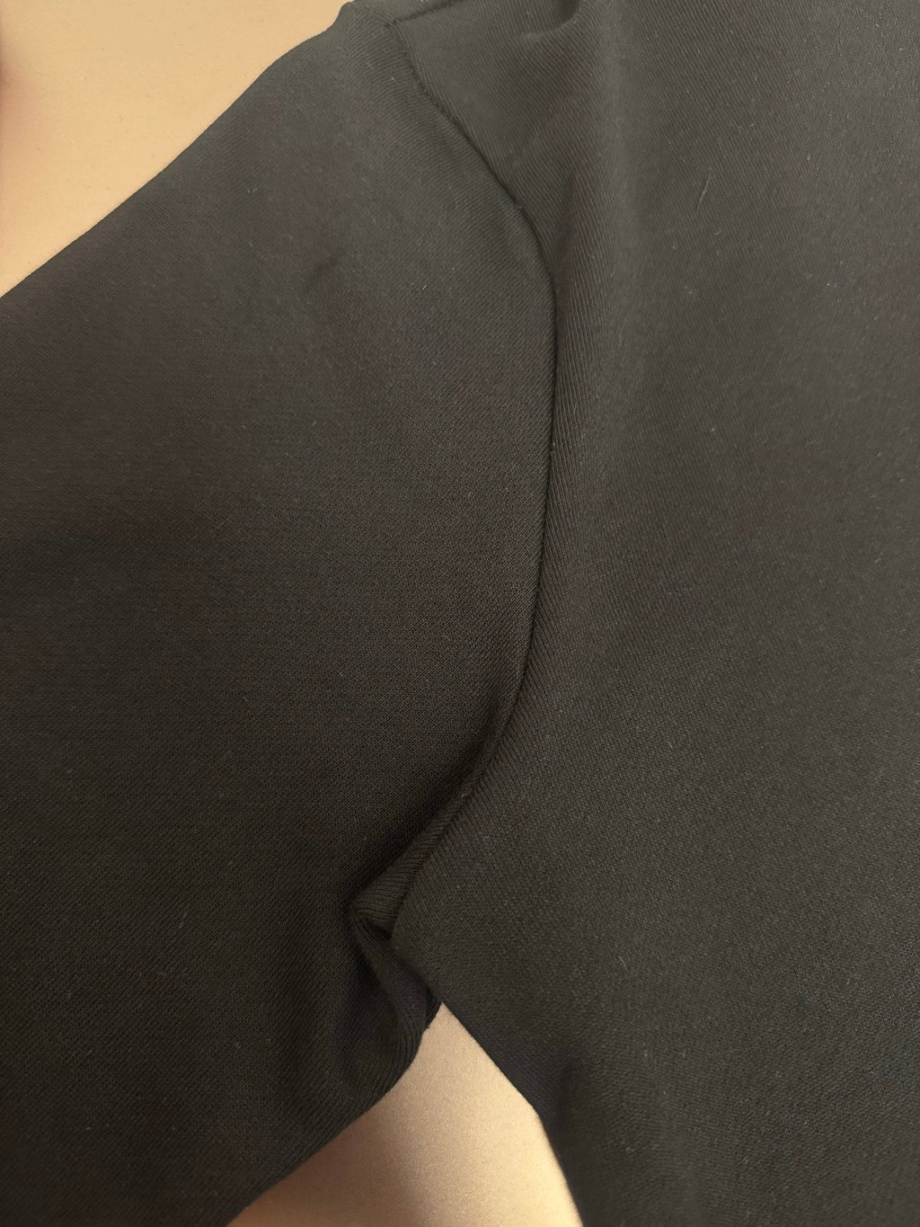 Sudadera con capucha bordada