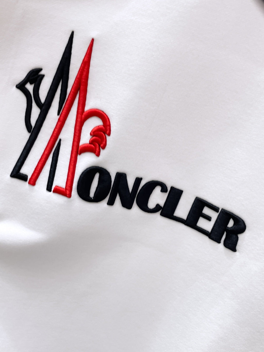 Sudadera acolchada 2025