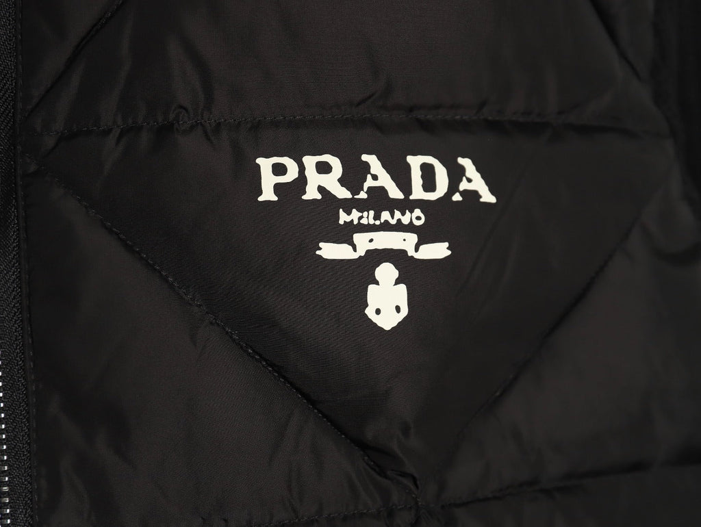 Chaqueta de plumas con patchwork de diamantes