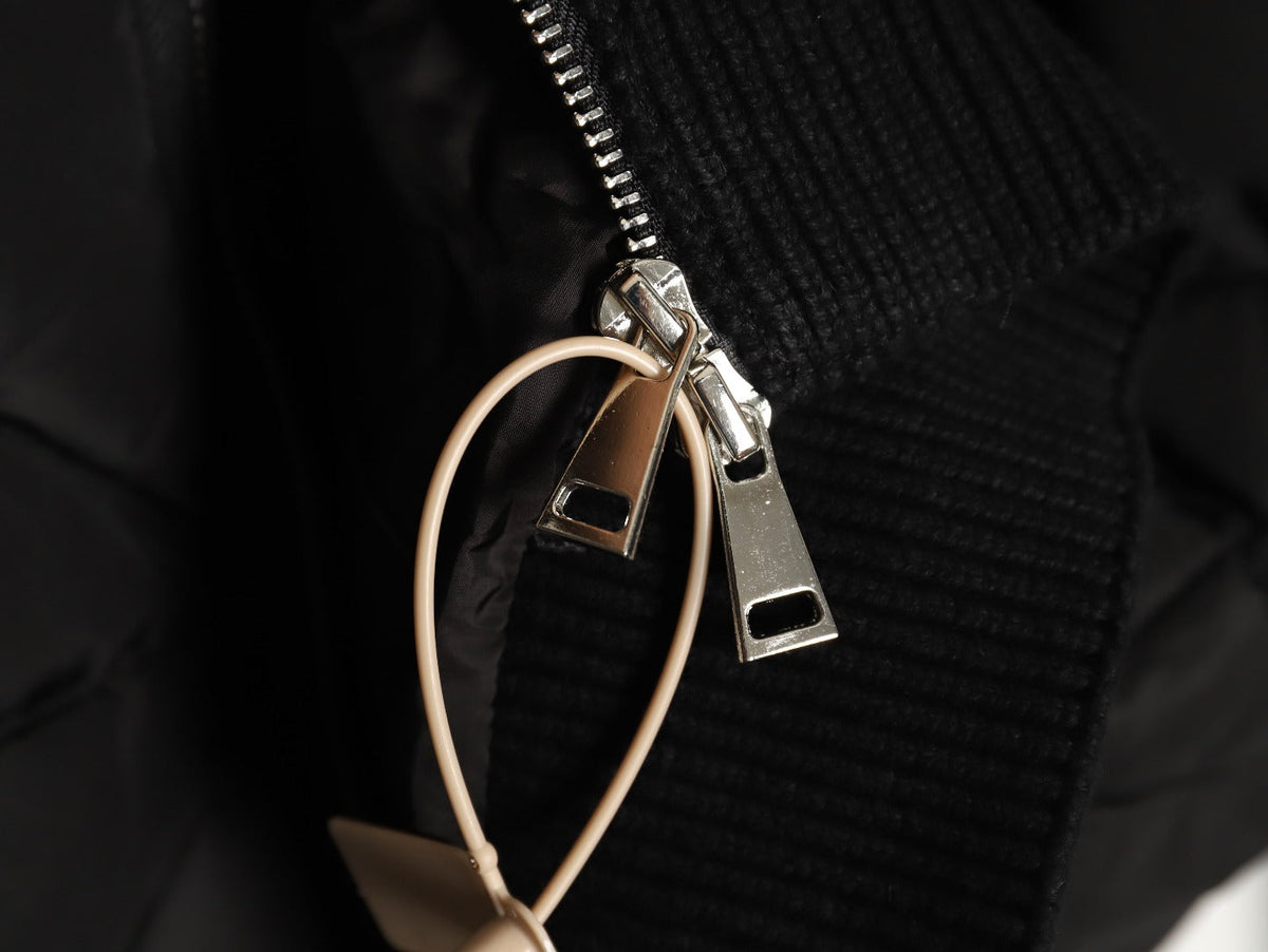 Chaqueta de plumas con patchwork de diamantes