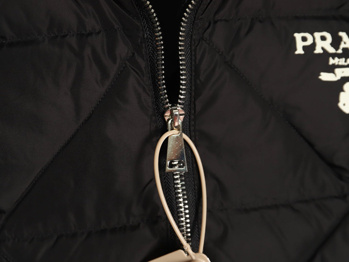 Chaqueta de plumas con patchwork de diamantes