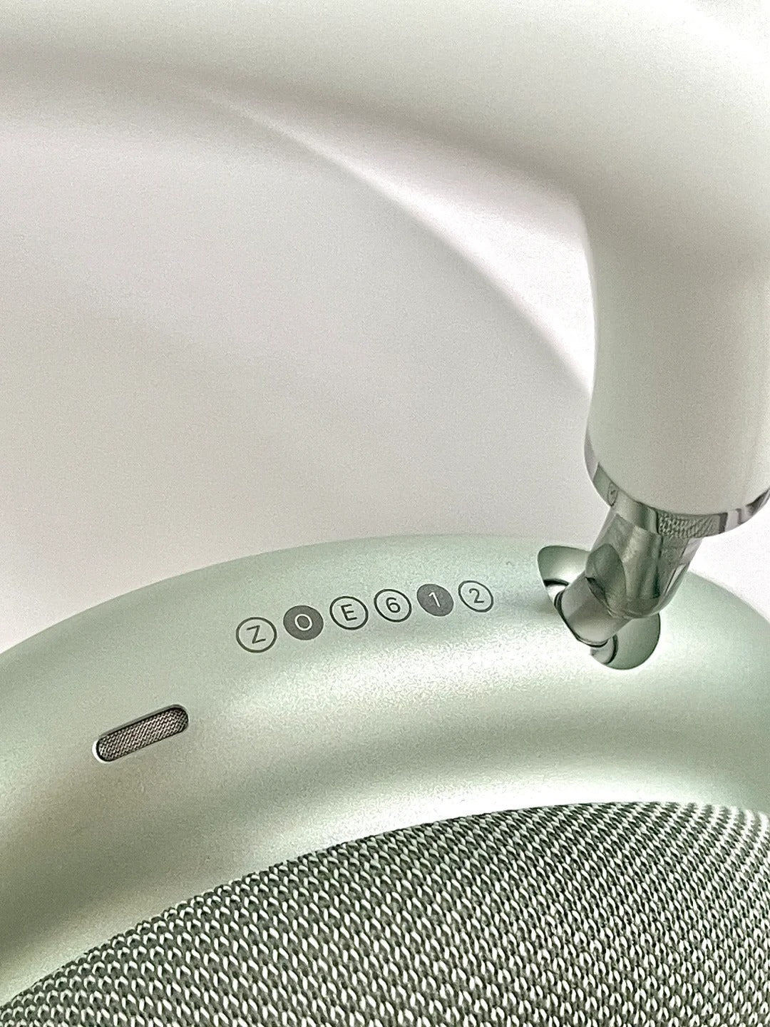 GREEN WIRELESS OVER-EAR HEADPHONES