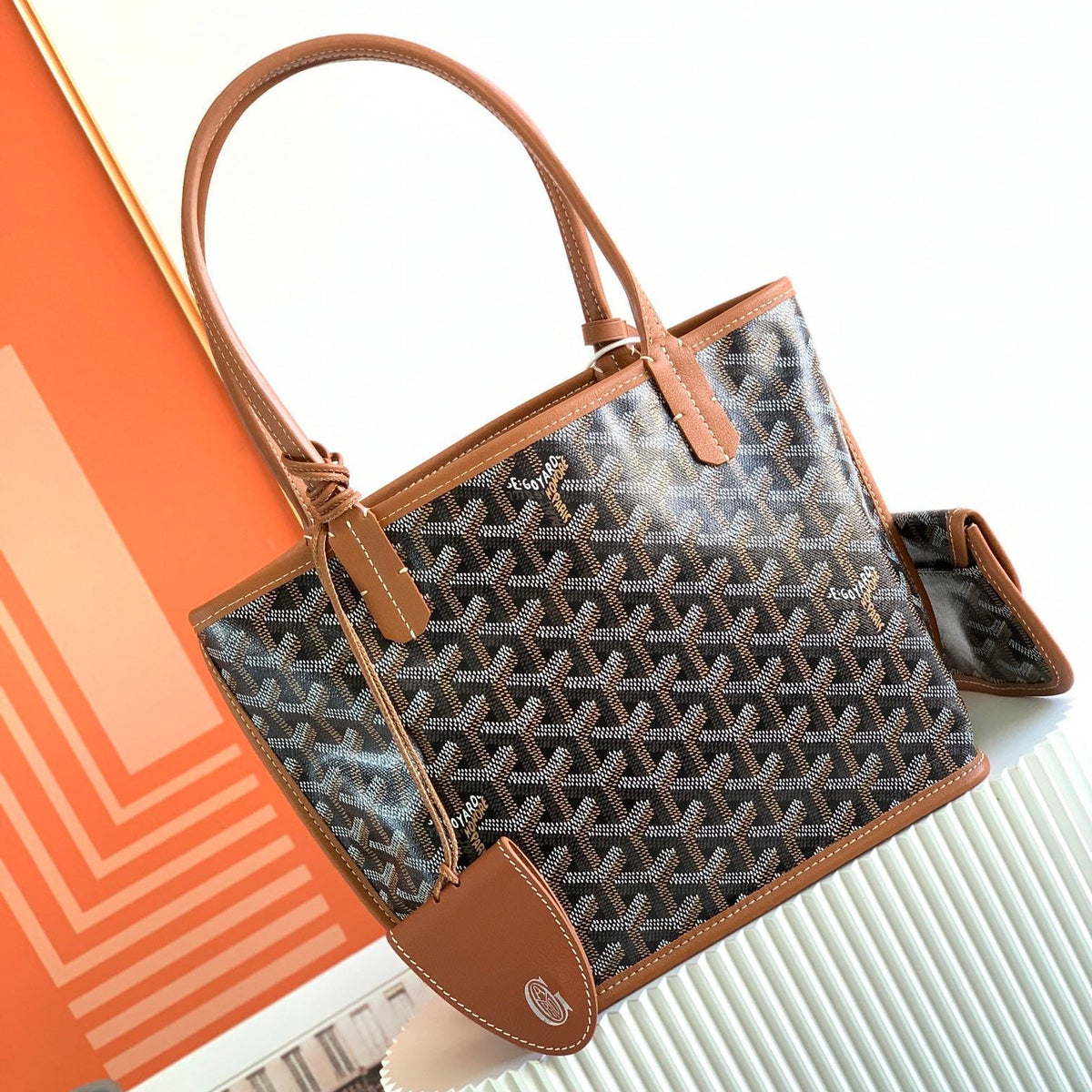 Bolso tote con estampado clásico