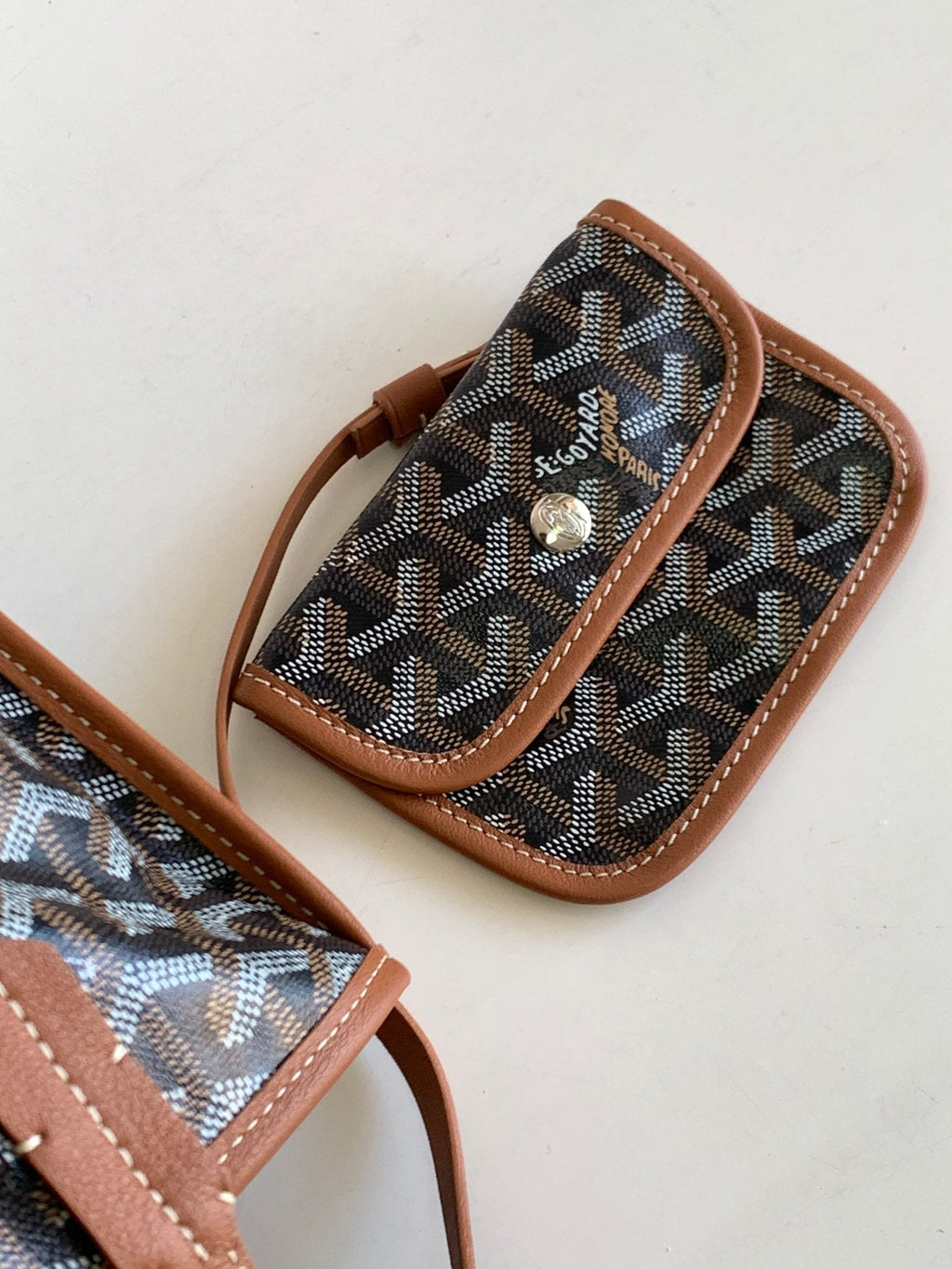 Bolso tote con estampado clásico
