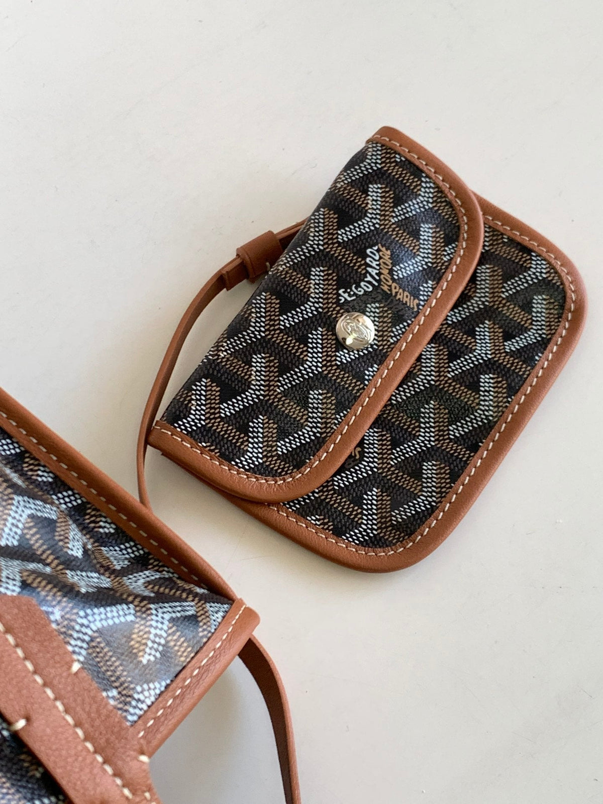 Bolso tote con estampado clásico