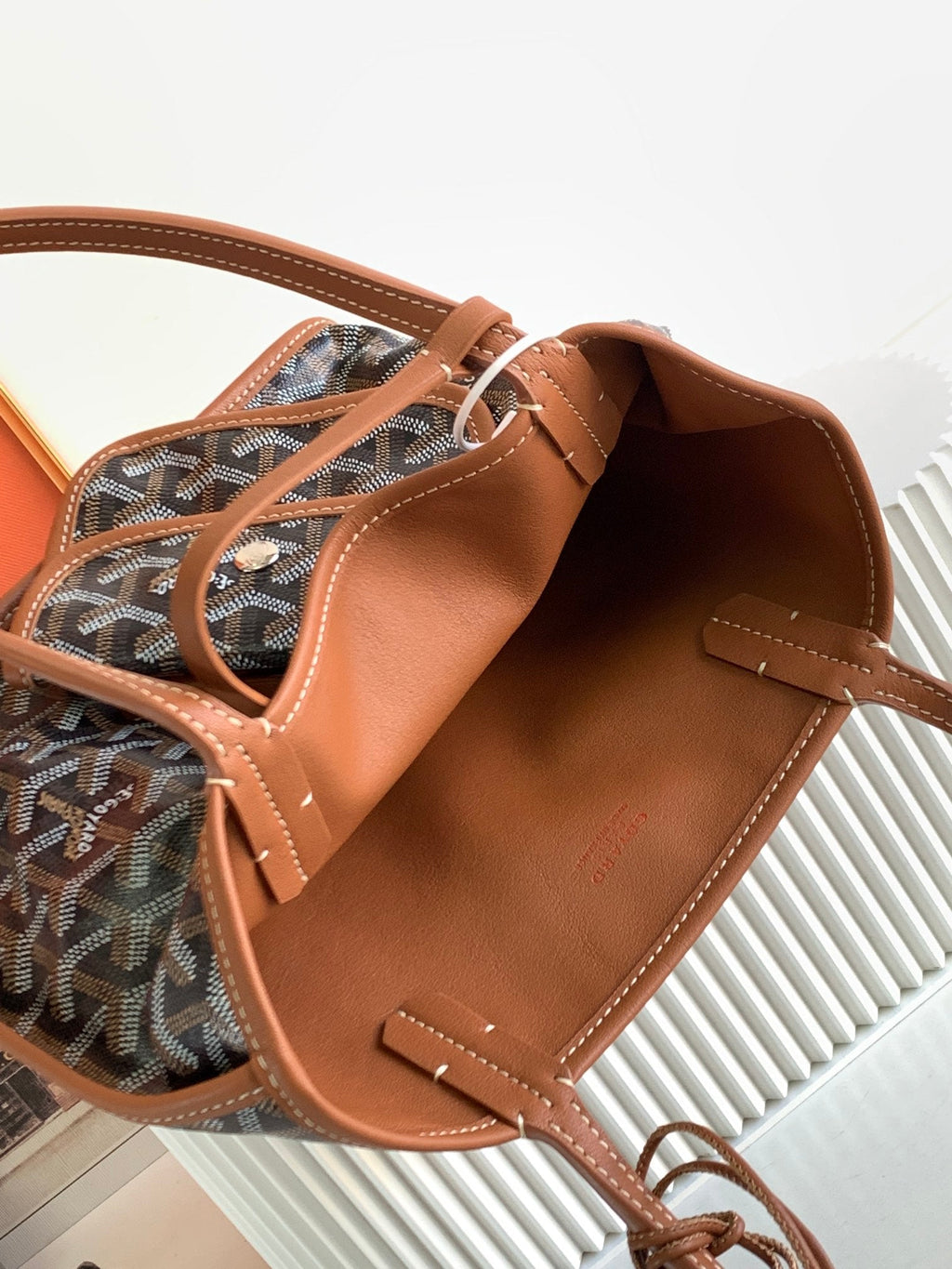 Bolso tote con estampado clásico