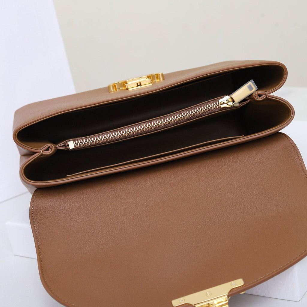 Bolso clásico de piel con asa superior